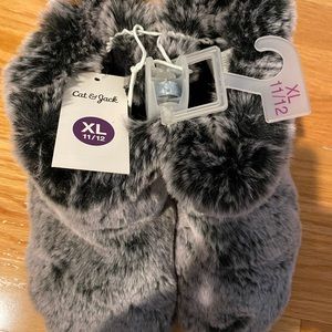Cat & Jack slippers/booties